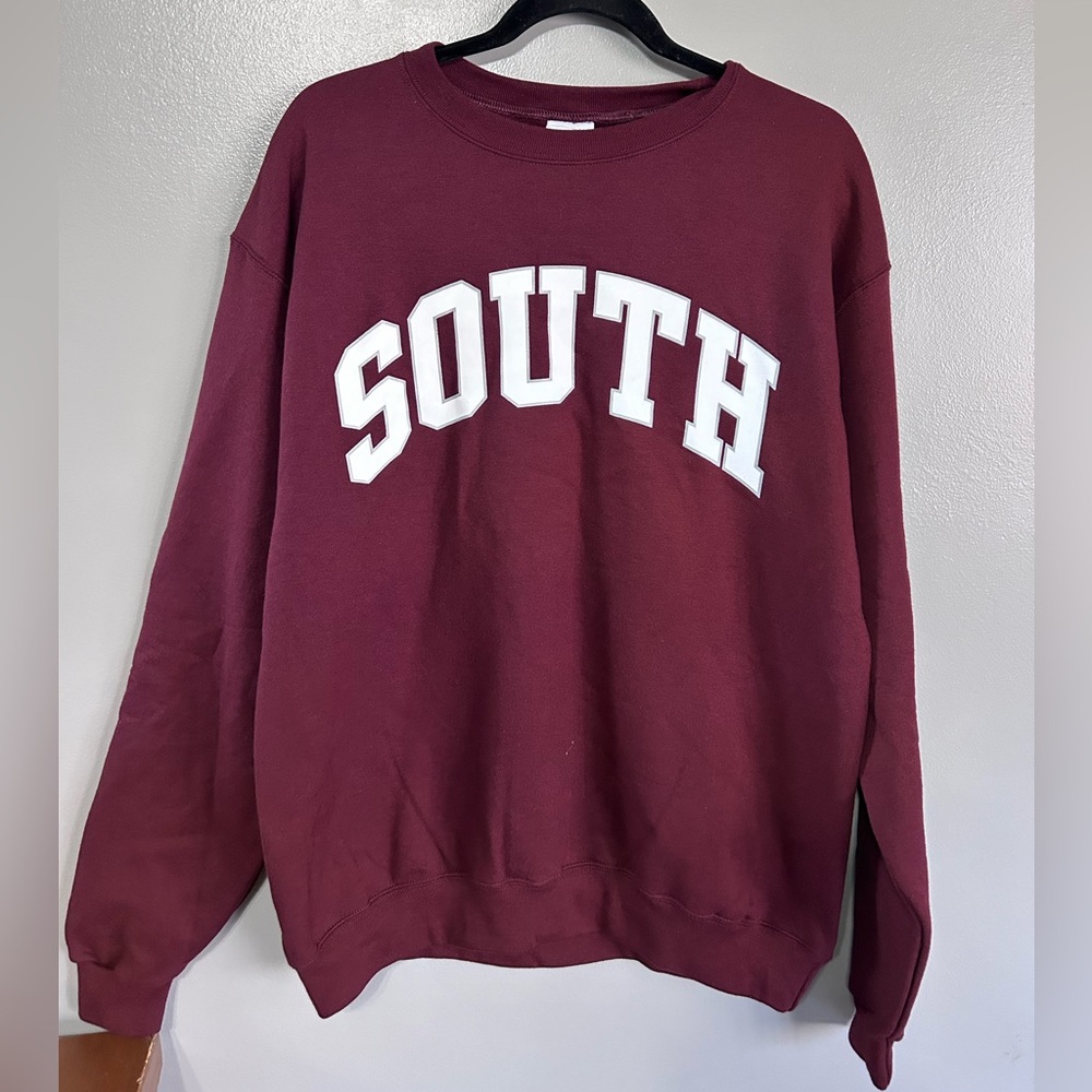 NWT Champion Burgundy “South” Men’s Sweatshirt - Medium